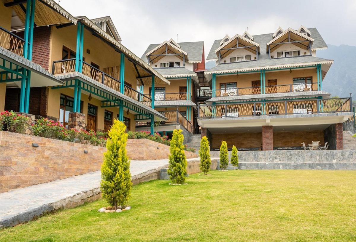 Tiaraa Jujurana Resort T Pathyar Extérieur photo